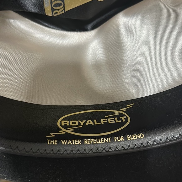 Beautiful Black Royal Felt Hat - Picture 10 of 11
